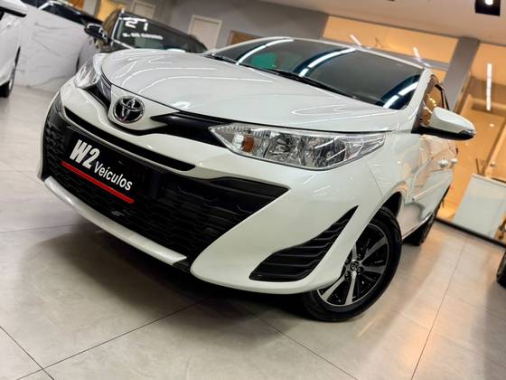 TOYOTA YARIS 1.3 16V FLEX XL LIVE MULTIDRIVE TOYOTA YARIS 1.3 16V FLEX XL LIVE MULTIDRIVE